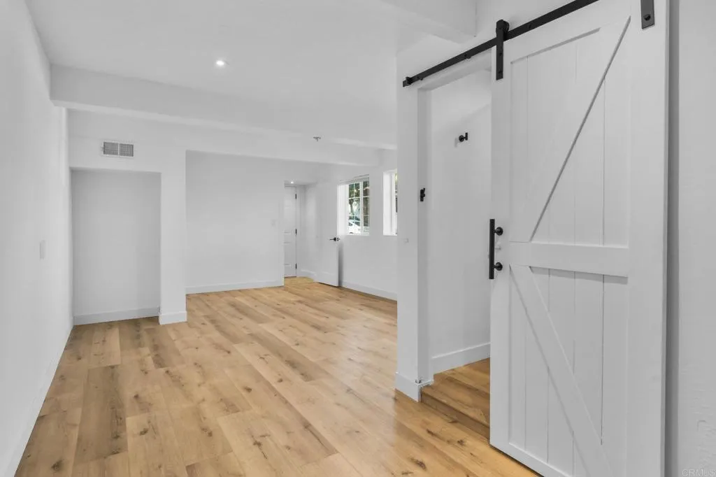 https://cdn.realtyfeed.com/cdn/127/306605842/166d67c45f140a26b6586bd94262d325.webp