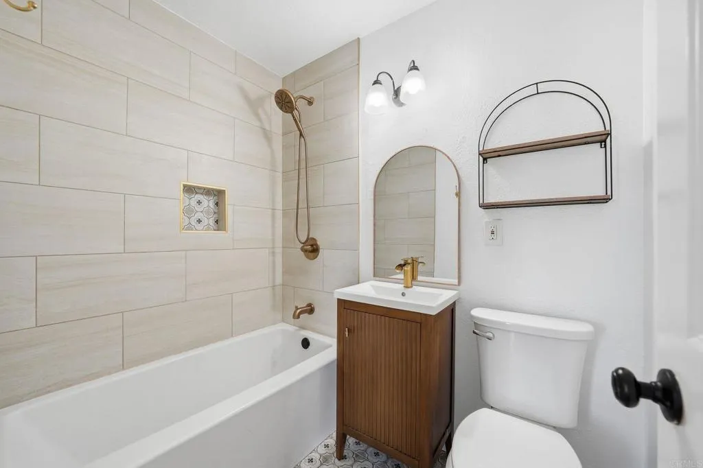 https://cdn.realtyfeed.com/cdn/127/306605910/51c0a94704df21ab4c3f886489841a25.webp