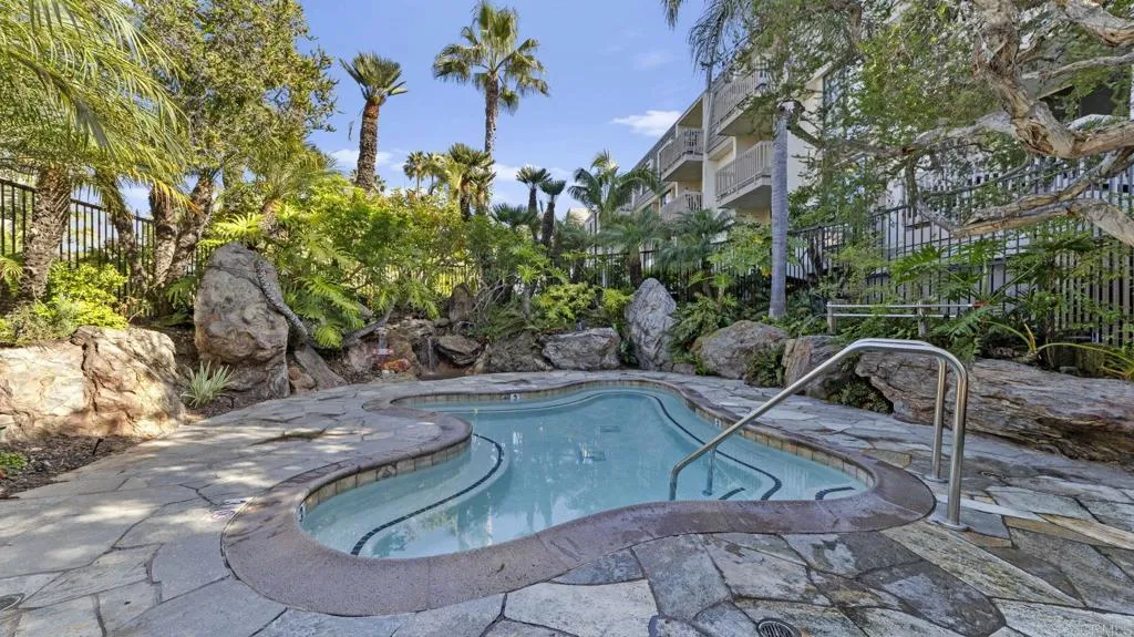 Photo #20: NDP2511502 Listing: Photo #20