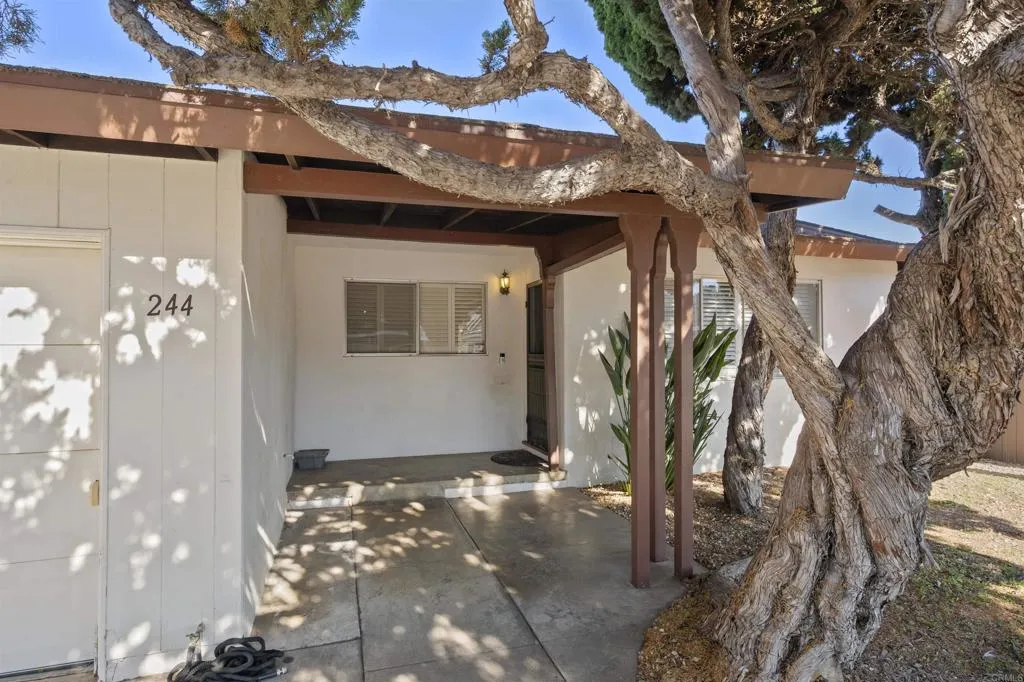 https://cdn.realtyfeed.com/cdn/127/306606000/8619aa5161482b7cbe913633453f4b28.webp