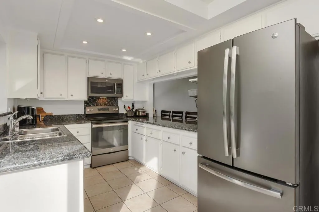 https://cdn.realtyfeed.com/cdn/127/306606070/4be10742a7ff9798734c8152c83c4050.webp