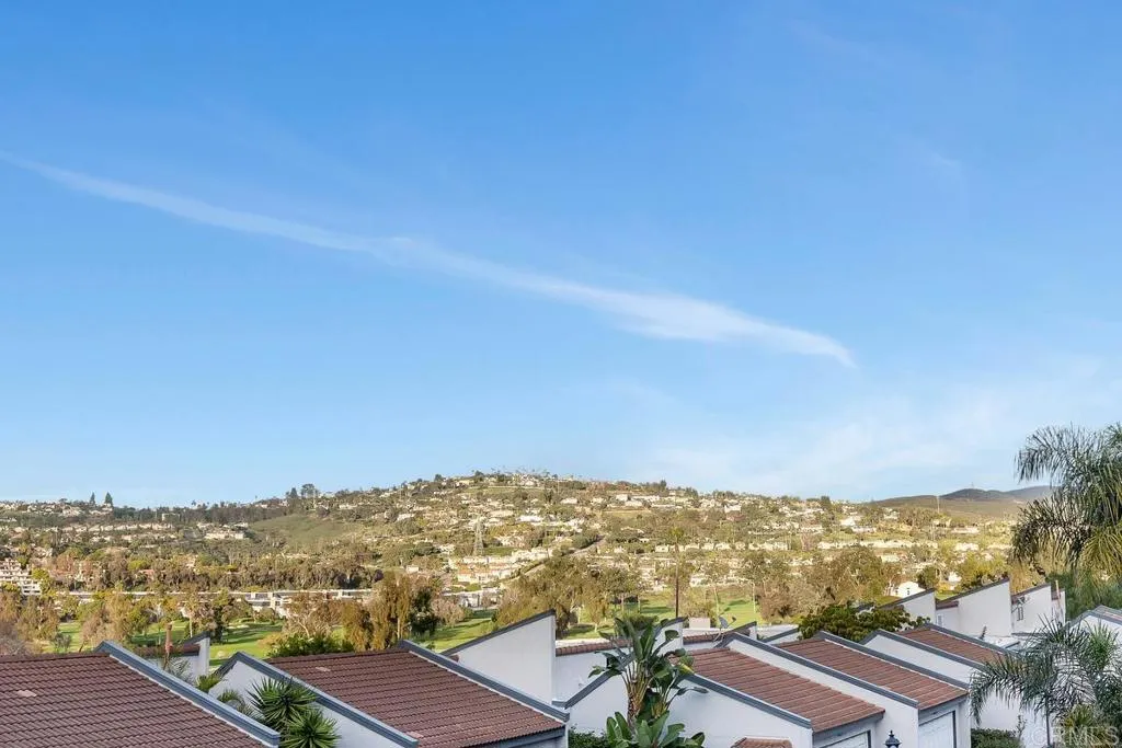 https://cdn.realtyfeed.com/cdn/127/306606070/aca5dfed34974cec4278835fb631e1ab.webp
