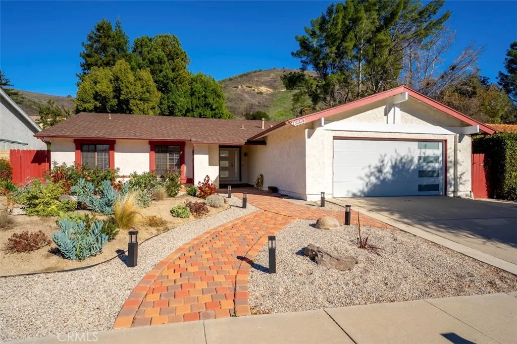 6553 Smoke Tree Avenue, Oak Park, CA 91377