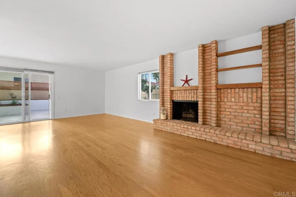 https://cdn.realtyfeed.com/cdn/127/306606215/07d1c86e7640f43ba81c115f2ee421e8.webp