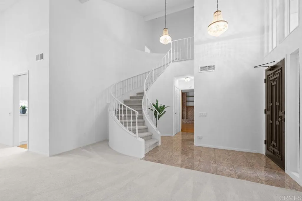 https://cdn.realtyfeed.com/cdn/127/306606215/f5bac44da78c5e993cea1c8dbefa535b.webp