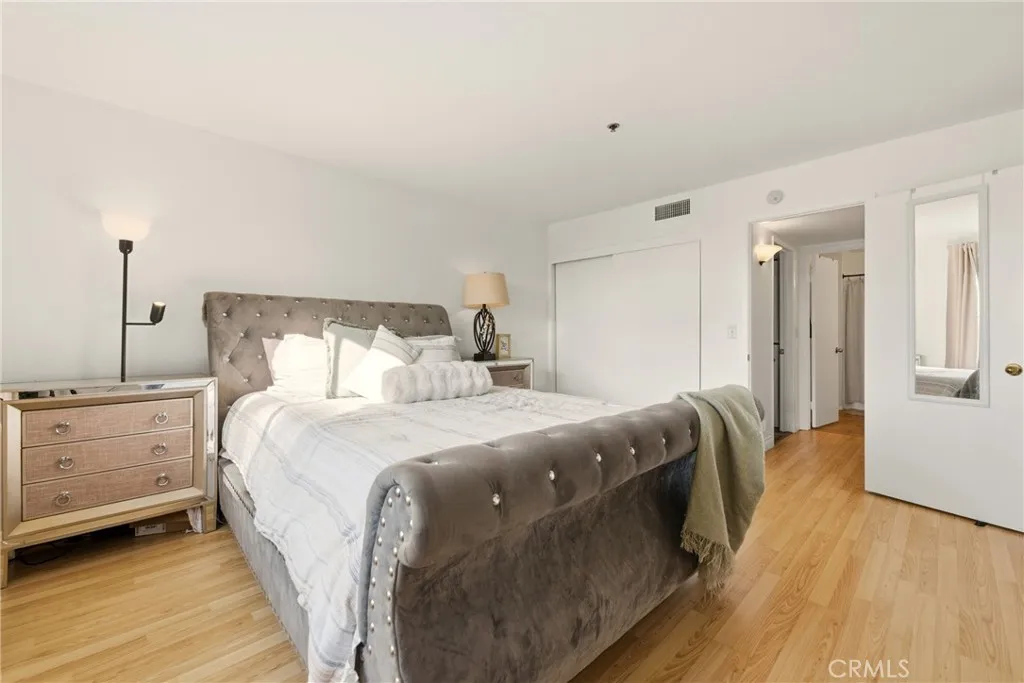 Photo #18: IG25278162 Listing: Photo #18