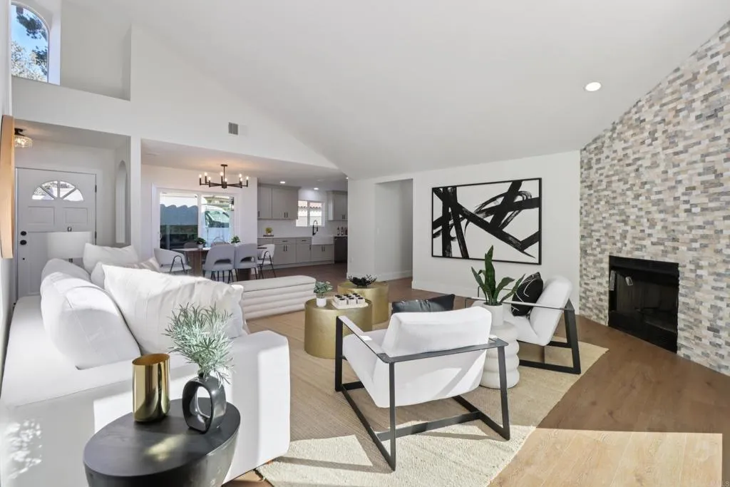 https://cdn.realtyfeed.com/cdn/127/306606323/0e56c3fc8931040cff1d6f2650412d6c.webp