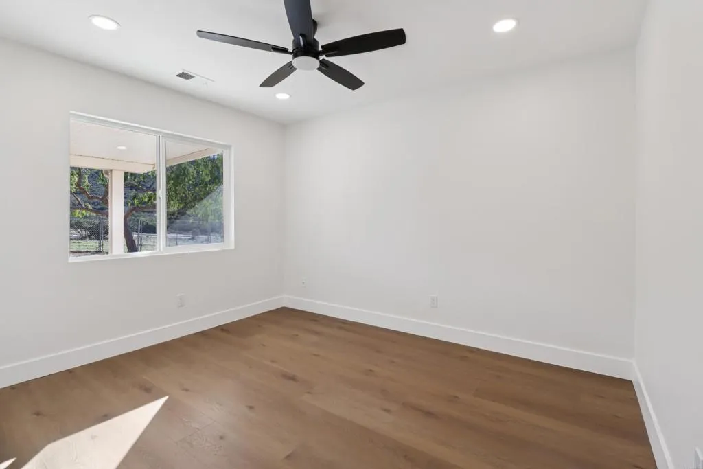 https://cdn.realtyfeed.com/cdn/127/306606323/1f1276ad2d2128f1ea4386e0fbc639dd.webp
