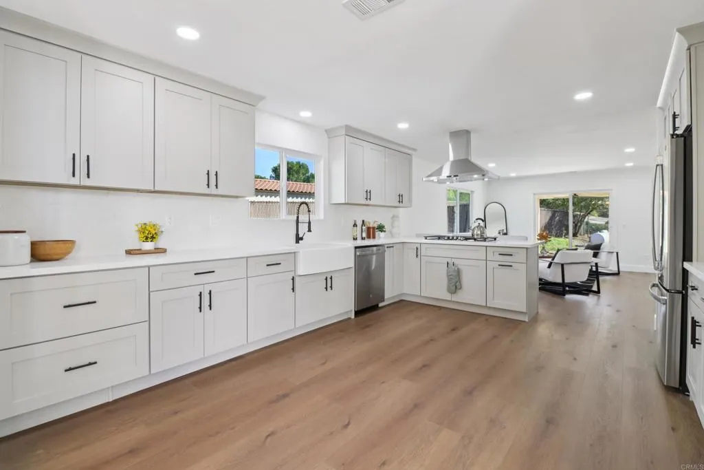 https://cdn.realtyfeed.com/cdn/127/306606323/306158eac355552669c28aba86153a19.webp