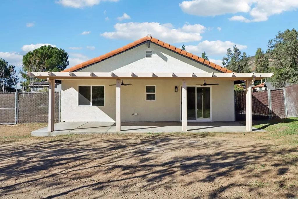 https://cdn.realtyfeed.com/cdn/127/306606323/46b0e5e7c788ae37771bf311d21e02f0.webp