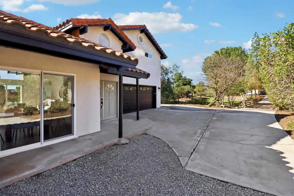 https://cdn.realtyfeed.com/cdn/127/306606323/7ec98a2a107691013098f8447388d4c7.webp