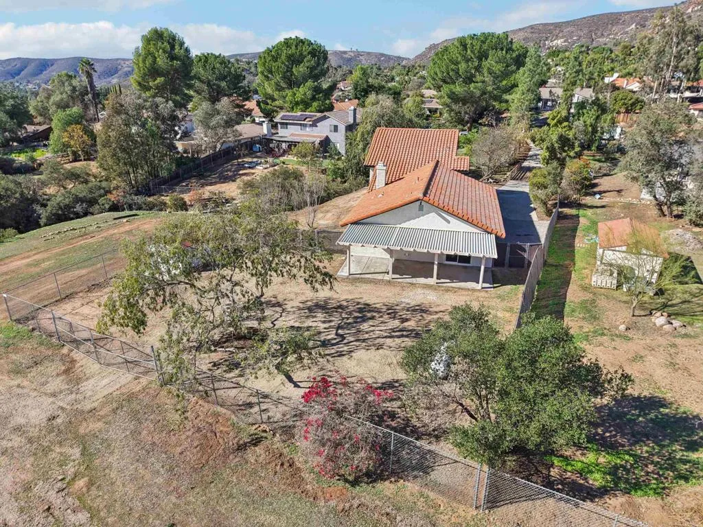 https://cdn.realtyfeed.com/cdn/127/306606323/b0f8992b183b90bb1c12690ba95c385c.webp