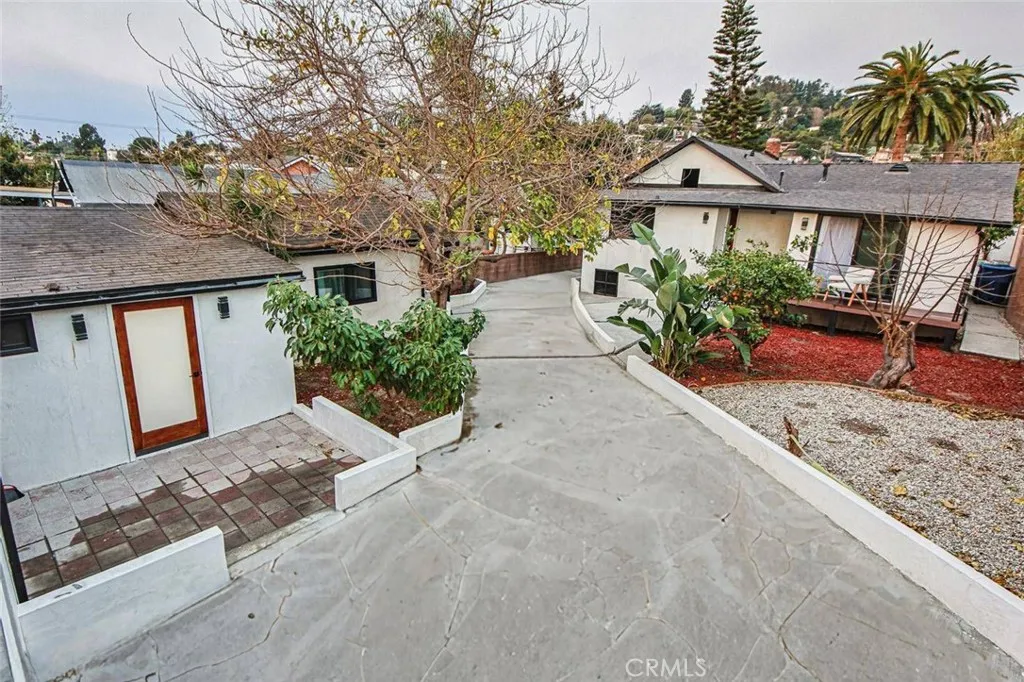 Los Angeles, CA 90027