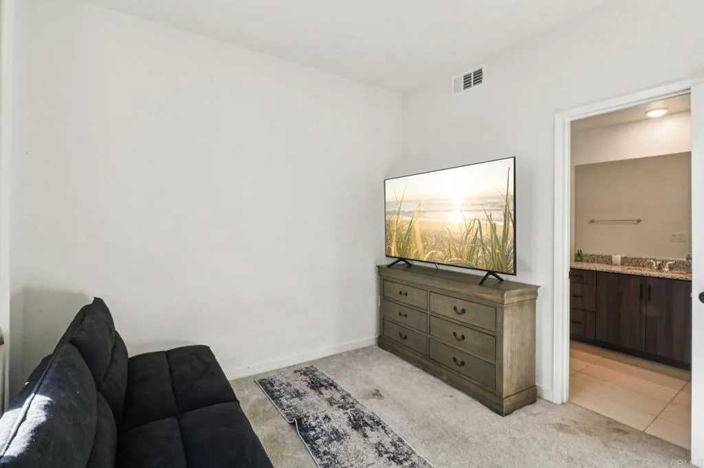 https://cdn.realtyfeed.com/cdn/127/306606354/211af60996ba5eb3ce62effdcdcf7336.webp