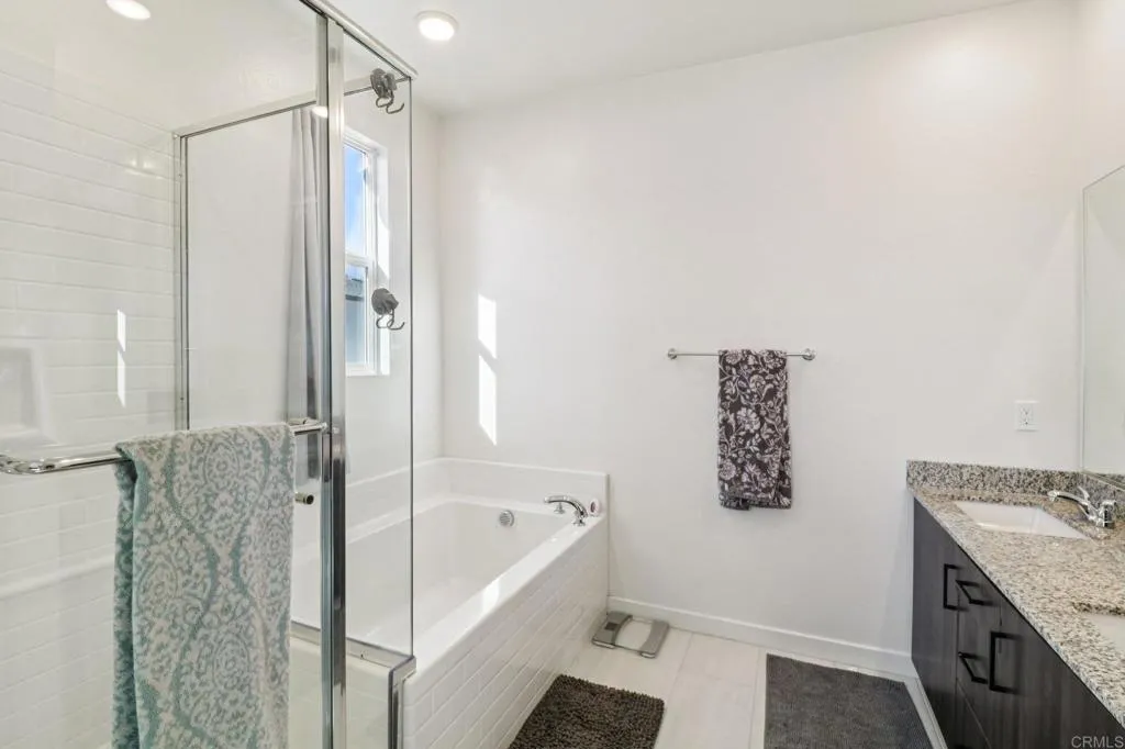 https://cdn.realtyfeed.com/cdn/127/306606354/bd4aa17ce693ac6e906331e5186c6bf1.webp