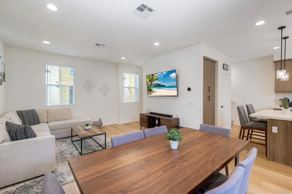 https://cdn.realtyfeed.com/cdn/127/306606381/f9876af8e80c96f19b0725461190abfd.webp