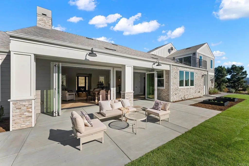 https://cdn.realtyfeed.com/cdn/127/306606426/1a9bff2c6a655a147fd38e8040f47a71.webp