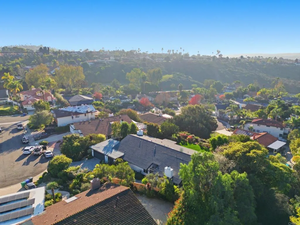 https://cdn.realtyfeed.com/cdn/127/306606464/2f5faf310d134284c6af322a043118a5.webp