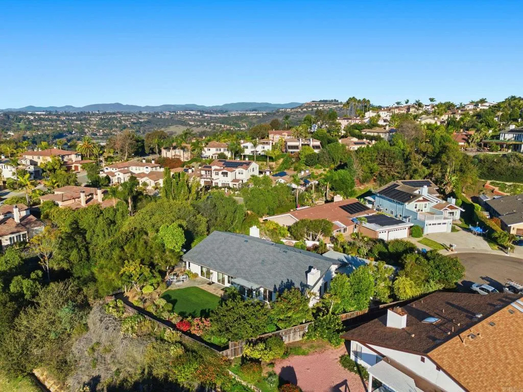 https://cdn.realtyfeed.com/cdn/127/306606464/51e8d5a38a9356a66fab774921f7026e.webp