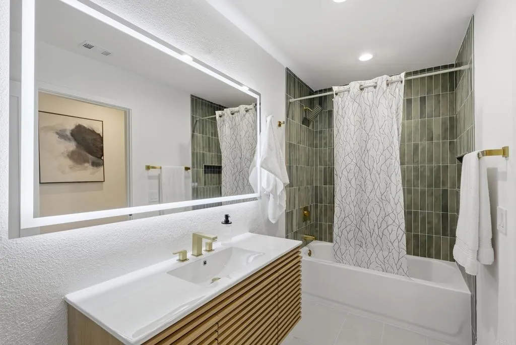 https://cdn.realtyfeed.com/cdn/127/306606464/9e653b26f569125f24865aaf713b1a3d.webp