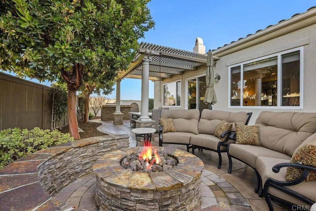 https://cdn.realtyfeed.com/cdn/127/306606471/015c1d4aeb8888a3212ad75fbbfc5adb.webp