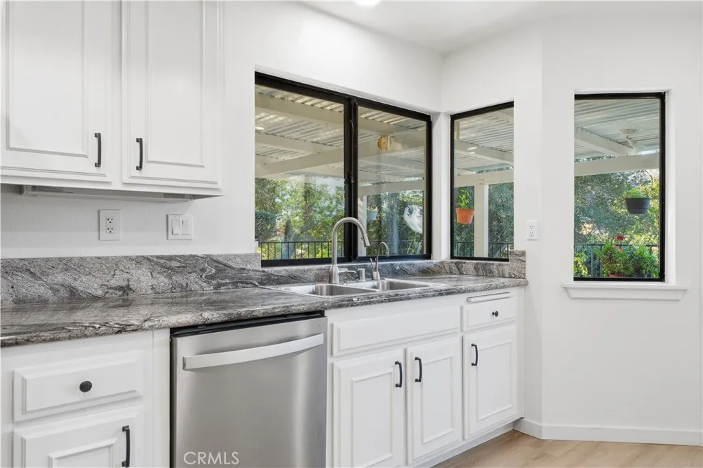 https://cdn.realtyfeed.com/cdn/127/306606482/27492d157a52554d8dd58249f9fb9c44.webp