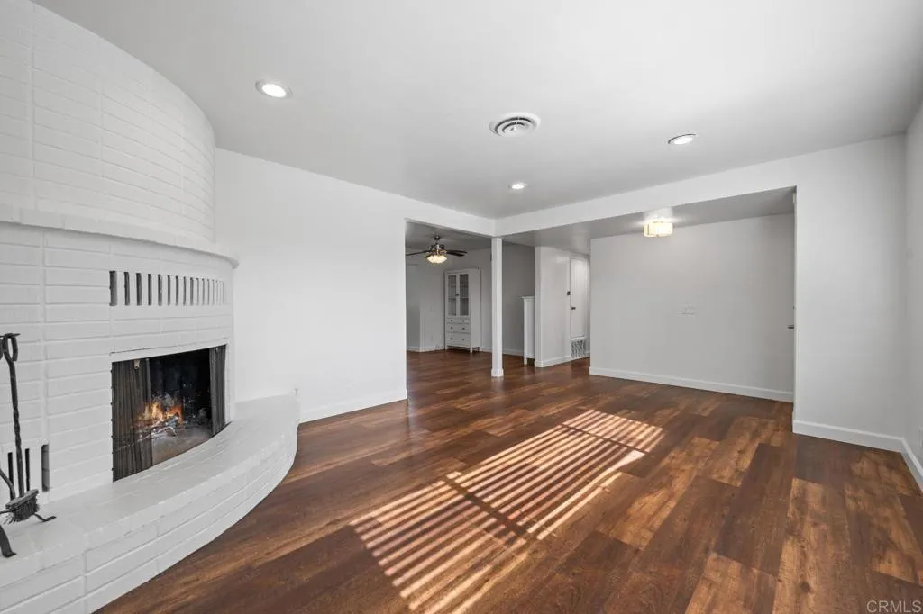 https://cdn.realtyfeed.com/cdn/127/306606517/31a8a4f1d965d56256a1b5c4ad002218.webp