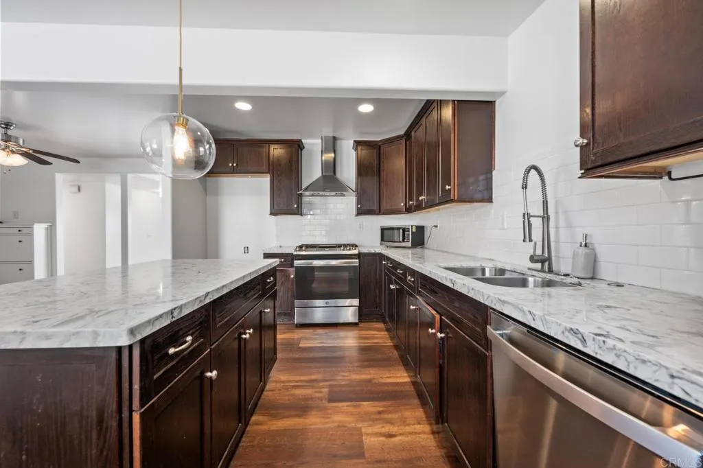 https://cdn.realtyfeed.com/cdn/127/306606517/324f9501254265e12956b3941c435174.webp