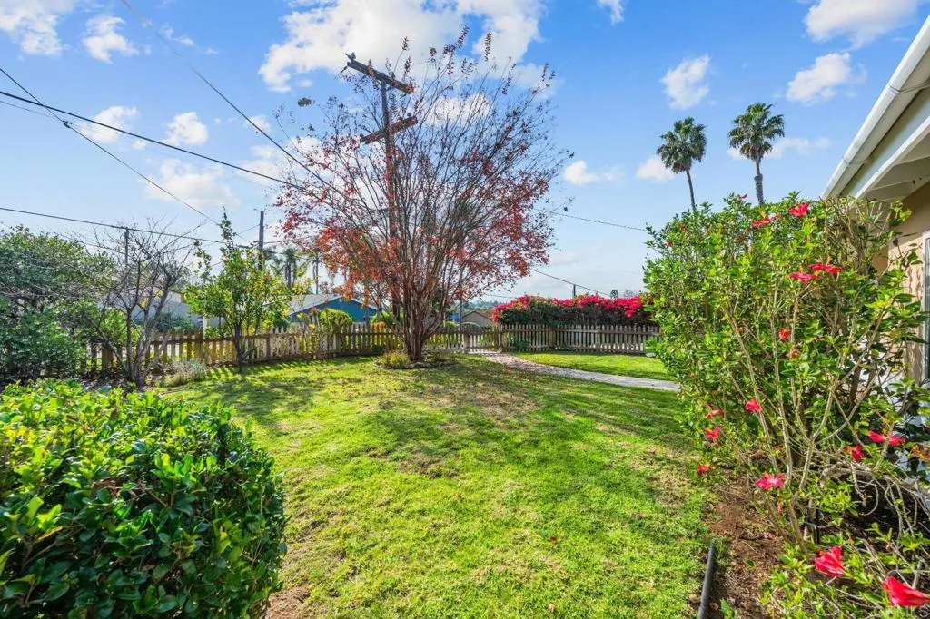 https://cdn.realtyfeed.com/cdn/127/306606517/6c17a89024a02f2ef21bb22824d00b84.webp