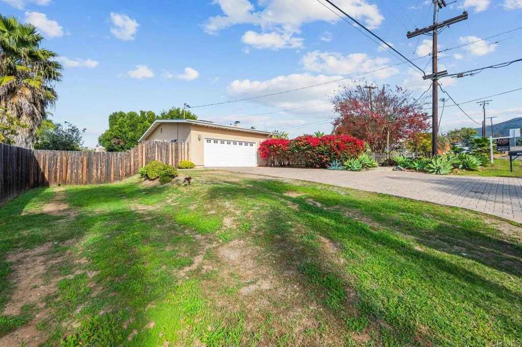 https://cdn.realtyfeed.com/cdn/127/306606517/c204a86a1de554a673e47d297f659610.webp