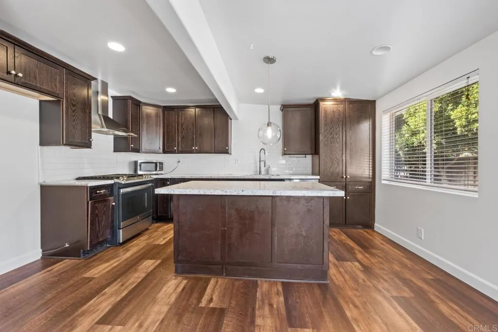 https://cdn.realtyfeed.com/cdn/127/306606517/db0a140360d498e5731cc2aa0751a31c.webp