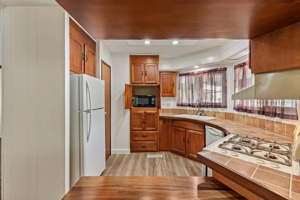 https://cdn.realtyfeed.com/cdn/127/306606602/46231af81157db75ed2fc04c6873af1f.webp