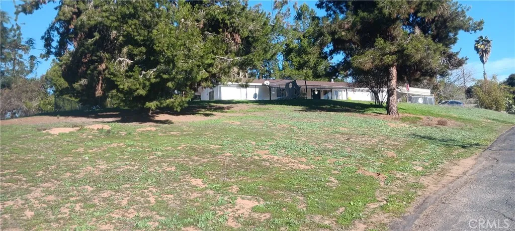 https://cdn.realtyfeed.com/cdn/127/306606627/105eb3b688d981c131cdef35e5ac3c33.webp