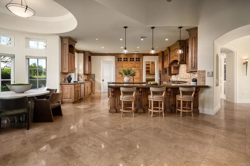 https://cdn.realtyfeed.com/cdn/127/306606642/091b651f2dc0895d82539d1fb1a33c03.webp