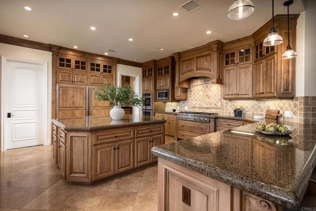 https://cdn.realtyfeed.com/cdn/127/306606642/6b2e94afb130de9e1e80c593c8851e17.webp