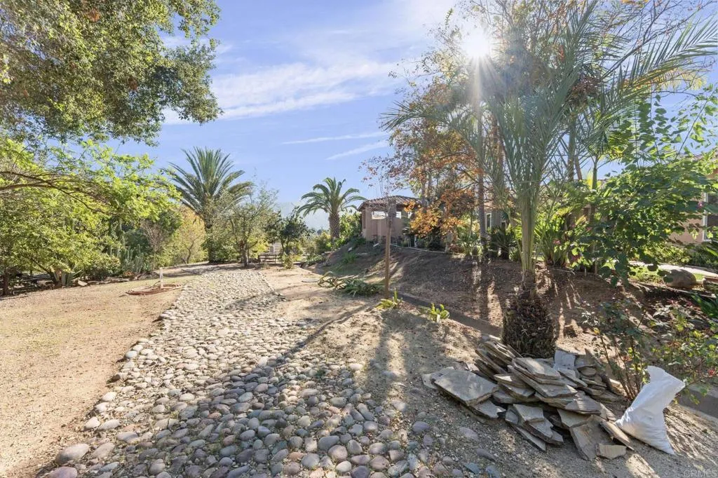 https://cdn.realtyfeed.com/cdn/127/306606742/4ba312cc1308c75dbd74d4e0c288105f.webp