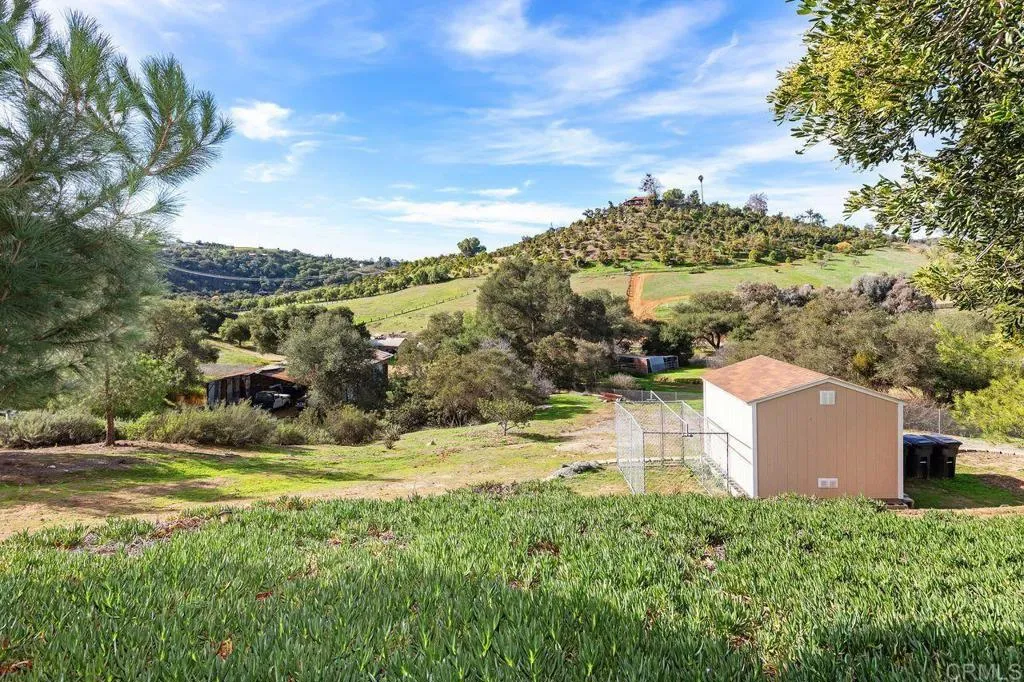 https://cdn.realtyfeed.com/cdn/127/306606747/794138dd0ce5757965bba362d19b15ef.webp
