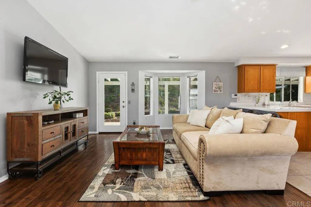 https://cdn.realtyfeed.com/cdn/127/306606747/9ebdb36ca91a51a492e38aef712545aa.webp