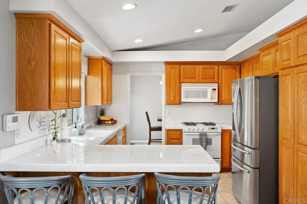 https://cdn.realtyfeed.com/cdn/127/306606747/aea1d7403dd0785fe9716513d81bc5c6.webp