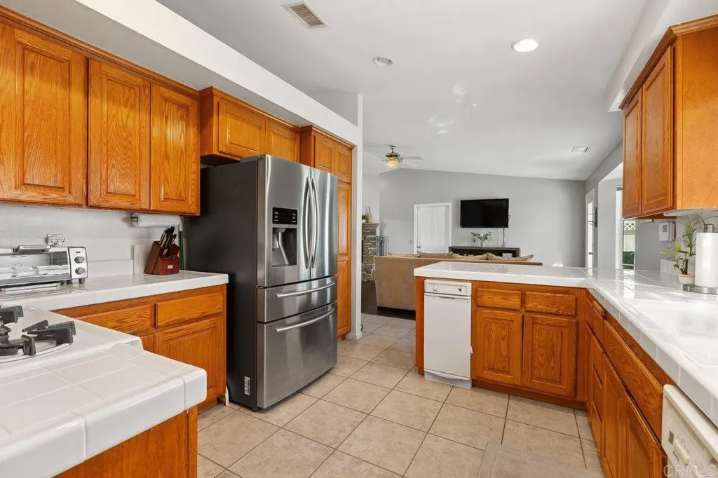 https://cdn.realtyfeed.com/cdn/127/306606747/f281d6a2e6718d80fd0a98e6968f86db.webp