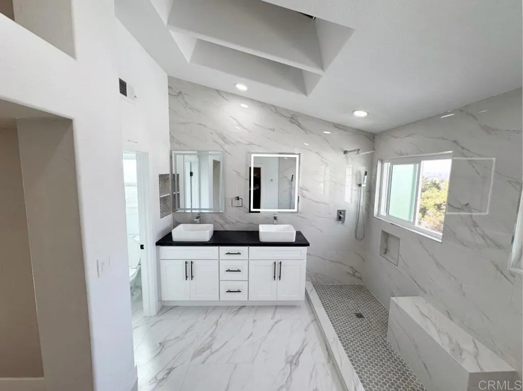 https://cdn.realtyfeed.com/cdn/127/306606749/234e68fd4710419392c7ad3bf7b236c9.webp
