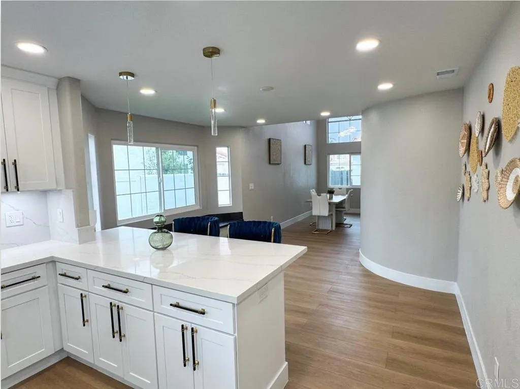 https://cdn.realtyfeed.com/cdn/127/306606749/eee1090b90c6232f39481727972296c8.webp