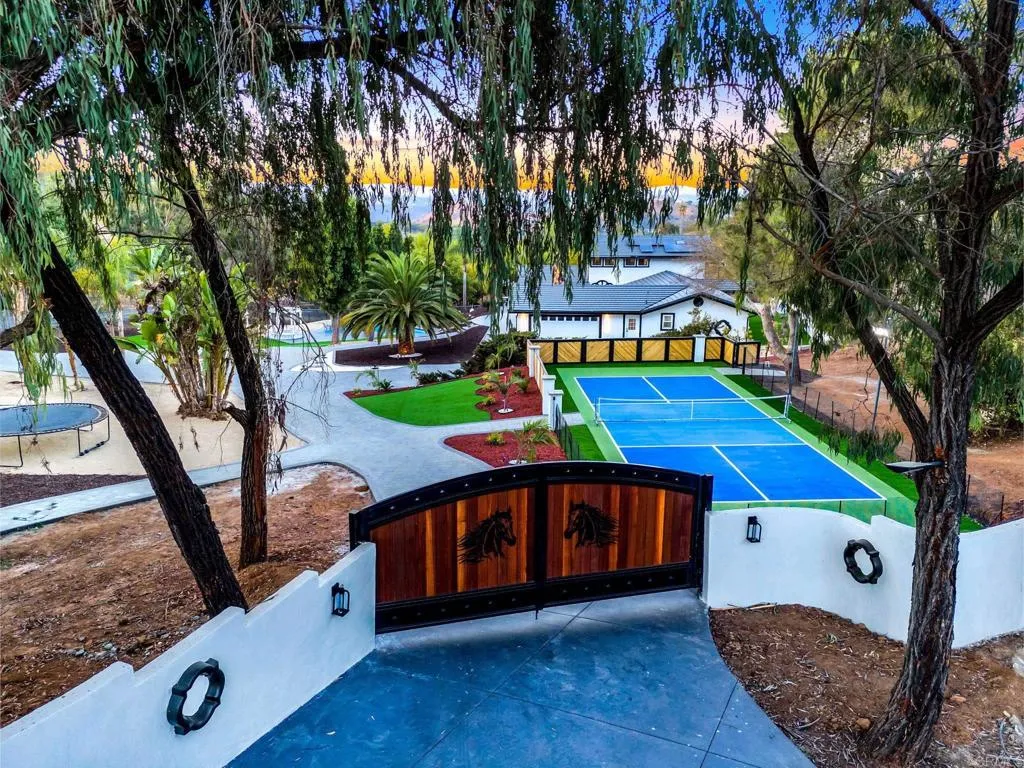 https://cdn.realtyfeed.com/cdn/127/306606757/21386526477516332f4349813407a931.webp