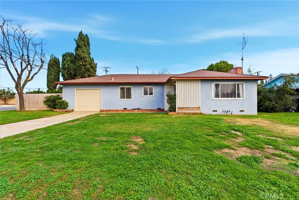 2410 S Locust, Visalia, CA 93277