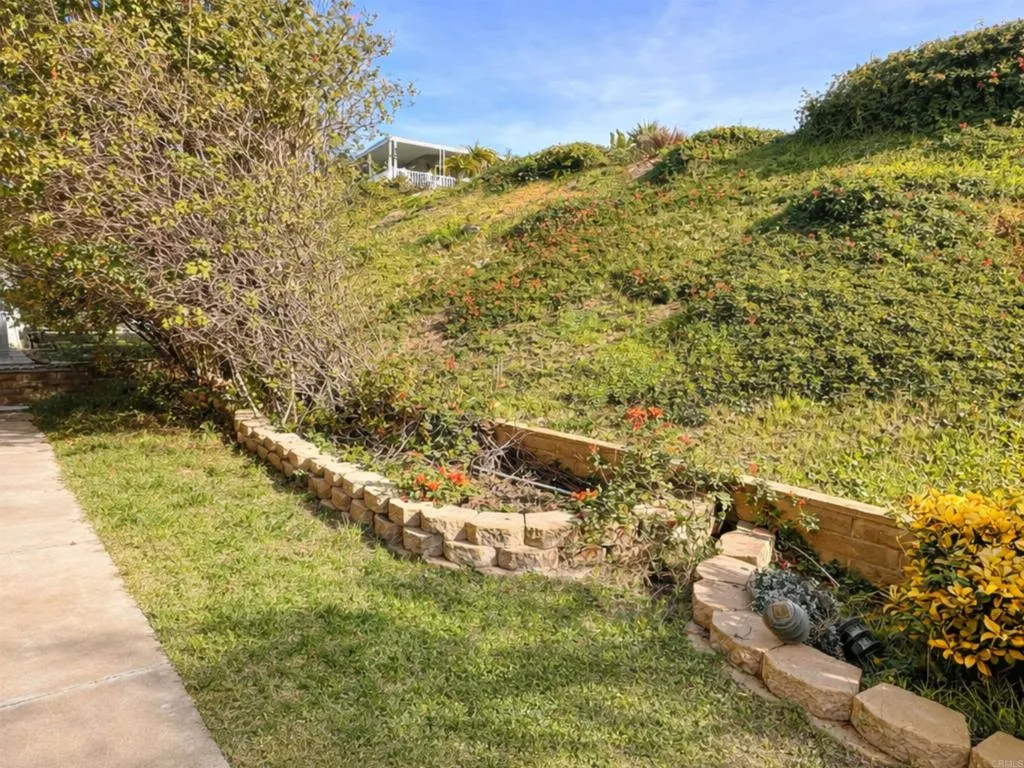 https://cdn.realtyfeed.com/cdn/127/306606875/879848fd39b3bbf1ace522db1e43c7ae.webp