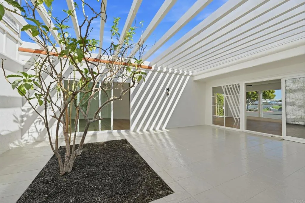 https://cdn.realtyfeed.com/cdn/127/306606878/1832c7c63a496cb4b97ce9c2235135ec.webp
