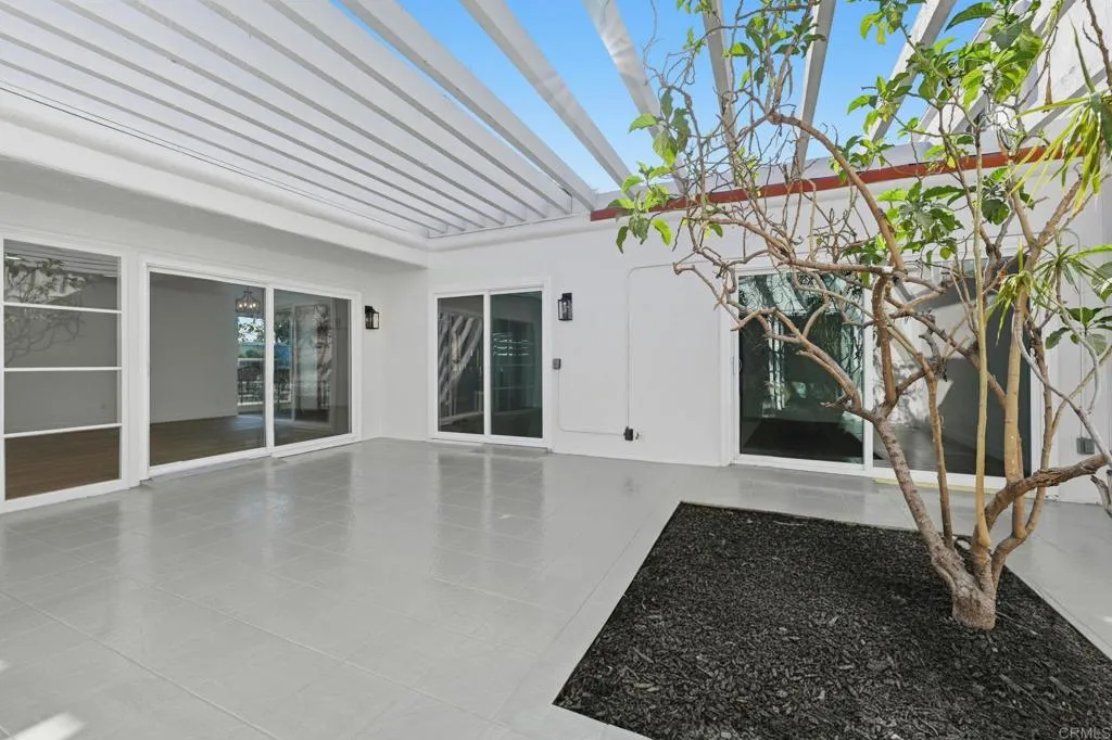 https://cdn.realtyfeed.com/cdn/127/306606878/9b40e692b32417597f785a729551d758.webp