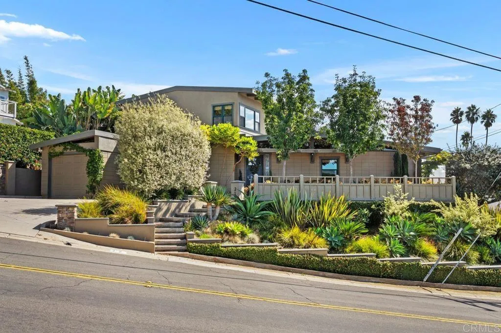 https://cdn.realtyfeed.com/cdn/127/306607120/55a92fc5ed1109cf6a45d7cb420d029d.webp