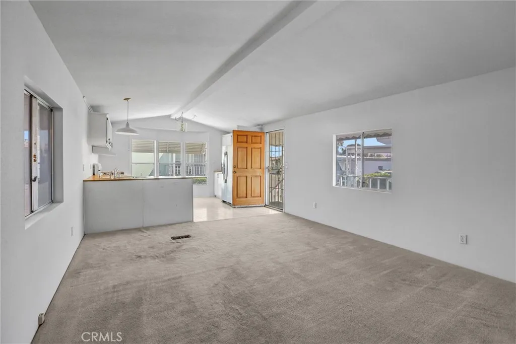 https://cdn.realtyfeed.com/cdn/127/306607185/0f510bf24b01160d4a23046cc648b63d.webp