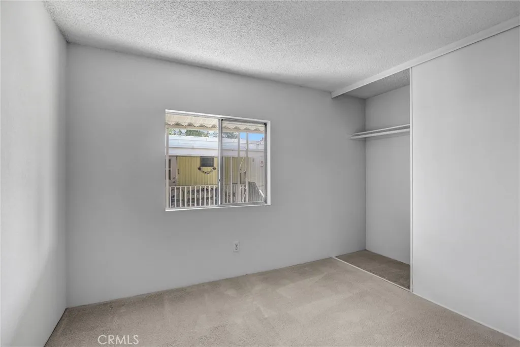 https://cdn.realtyfeed.com/cdn/127/306607185/7ada2b7f72807bf53d99130af09a5180.webp